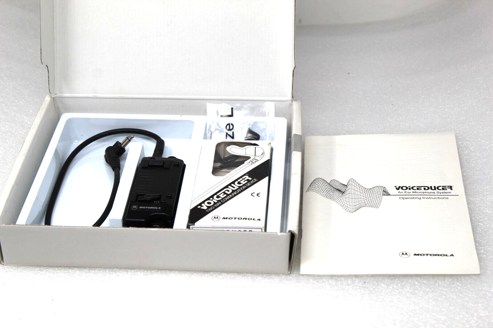 NEW Motorola BDN6706B Voiceducer Two Comm Dev w/ Ear Mic