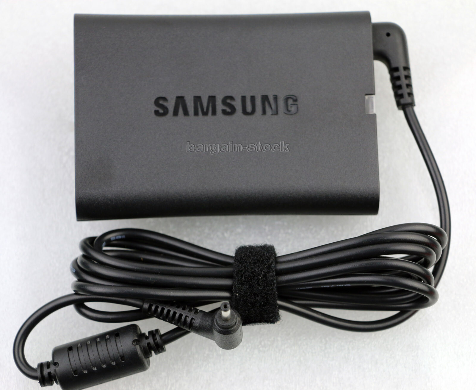 19V 40W AC Adapter Charger For Samsung NP730XBE NP730QCJ-K02US 3.0MM Power Cord