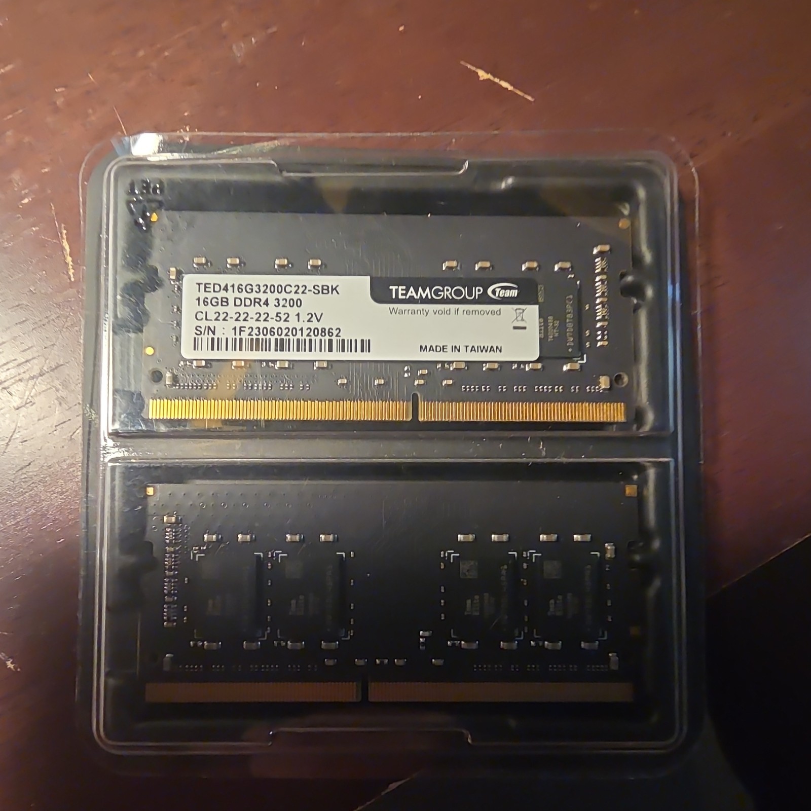 Team Group TEAMGROUP Elite 16GB DDR4-3200 DIMM 288-Pin RAM TED416G3200C22-SBK