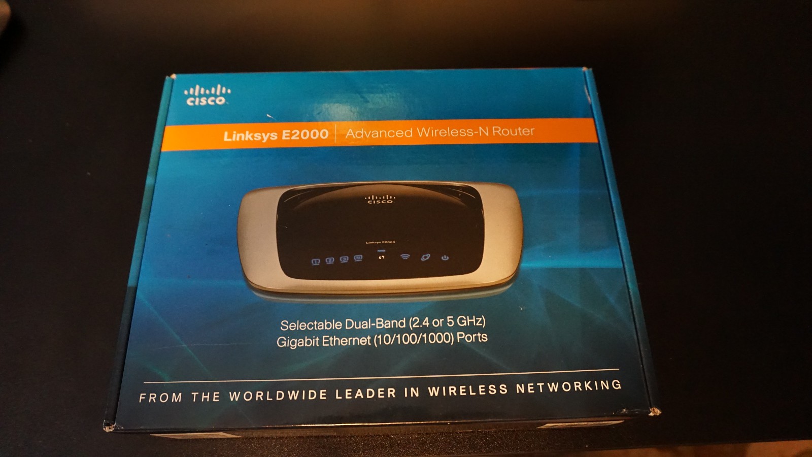 Linksys E2000 4-Port Gigabit Wireless N Router (B003B20F54)