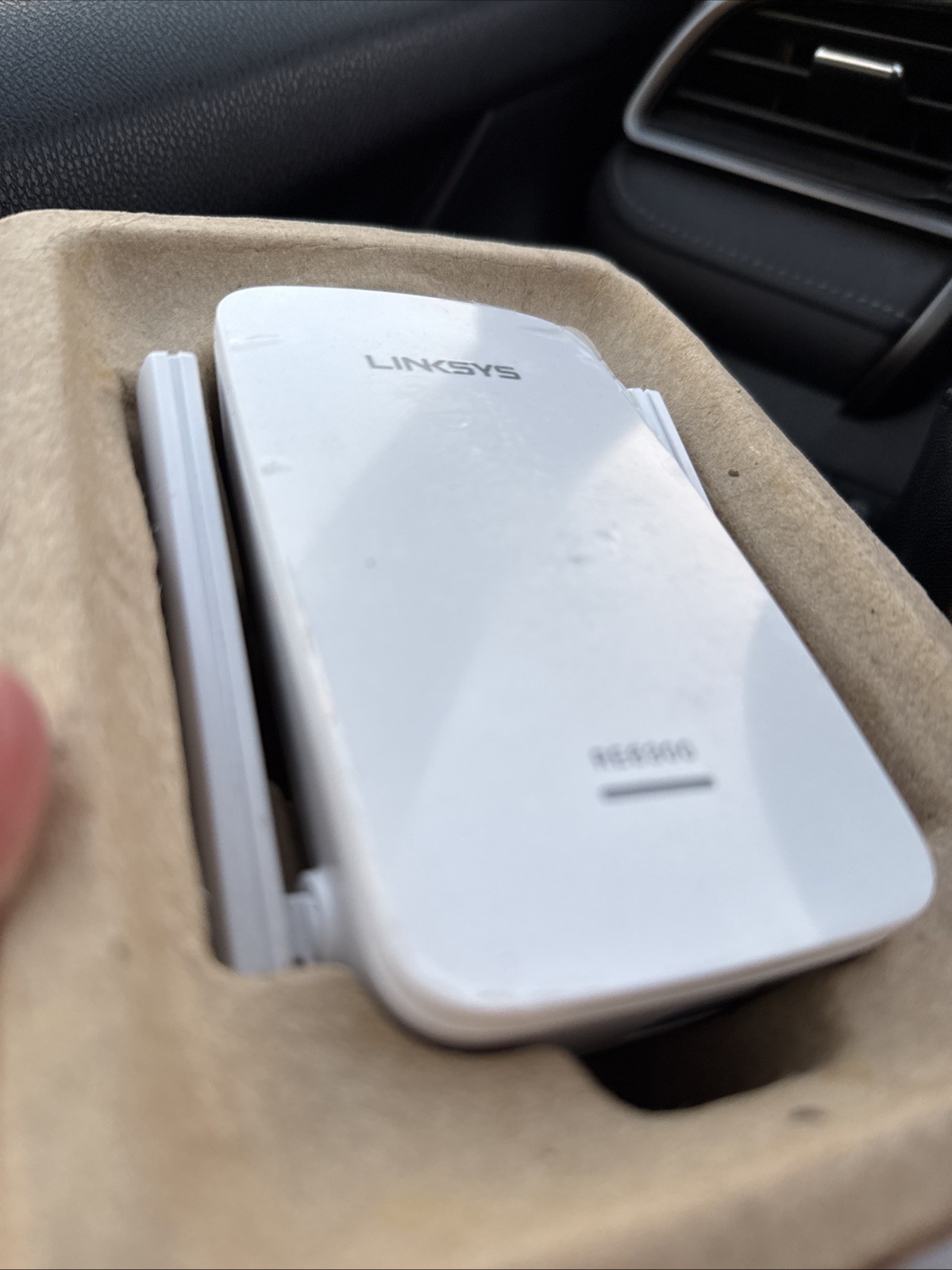 Linksys Model RE6300 AC750 Boost Dual-Band Wi-Fi Gigabit Range Extender Refurbed