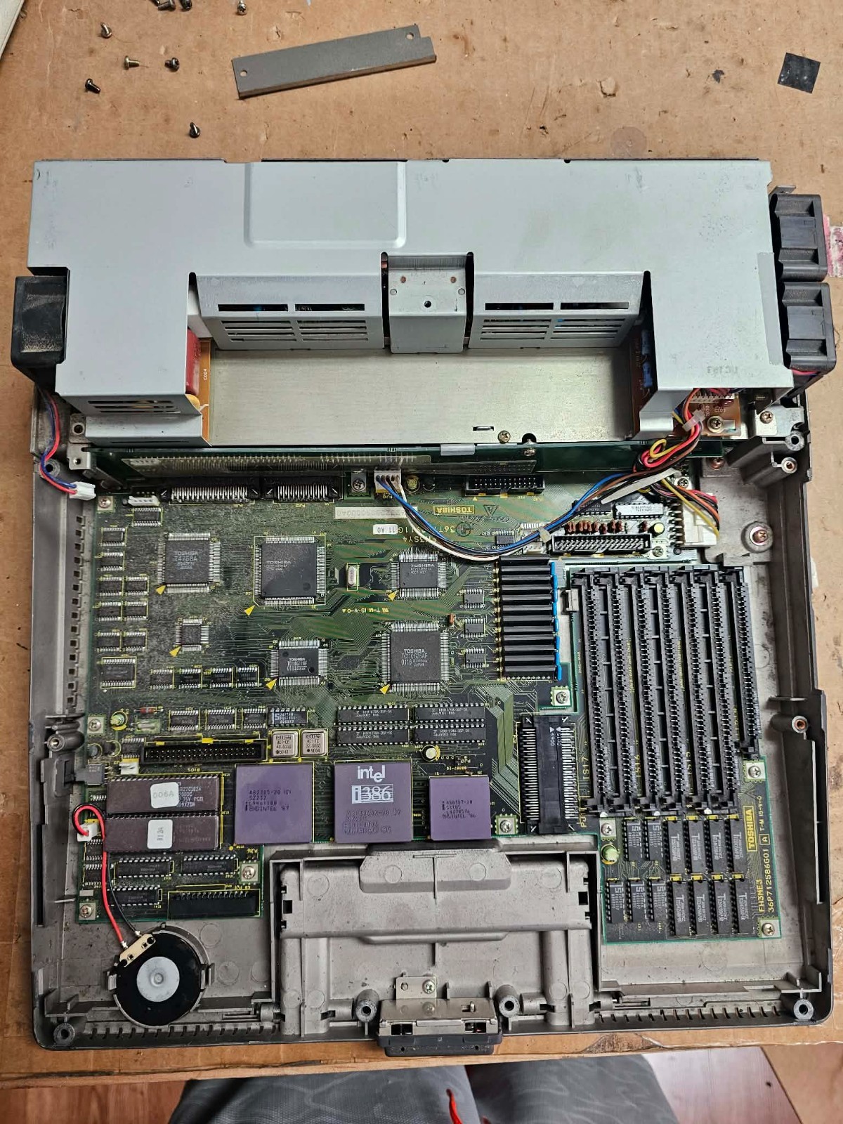 Rare Retro Vintage Toshiba T5200/100 Notebook Motherboard Working Powers & Posts