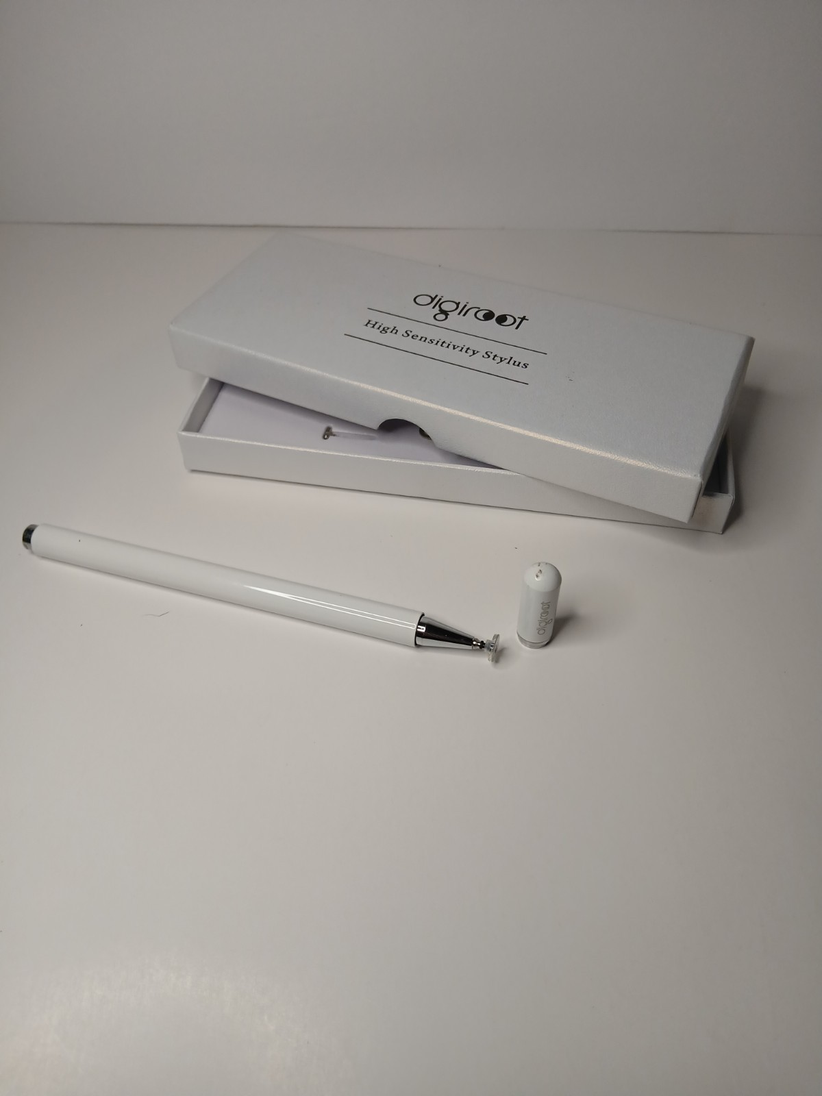 Digiroot High Sensitivity Stylus With 2 Extra Tips For Tablet Drawing Or Phone 