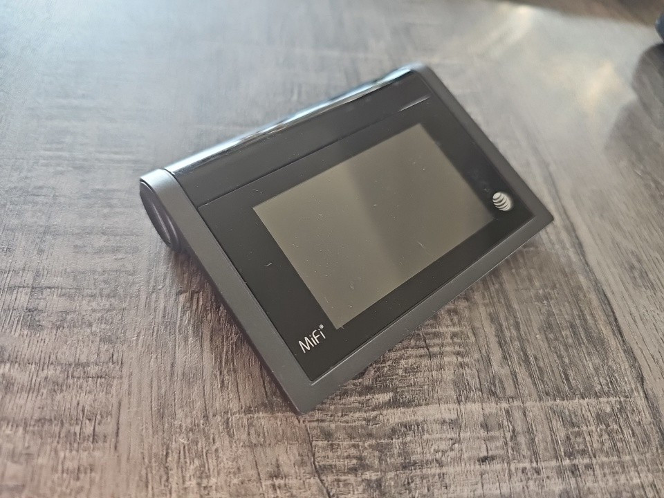 AT&T NOVATEL 5792 LIBERATE 4G LTE HOTSPOT MIFI WiFi MOBILE MODEM