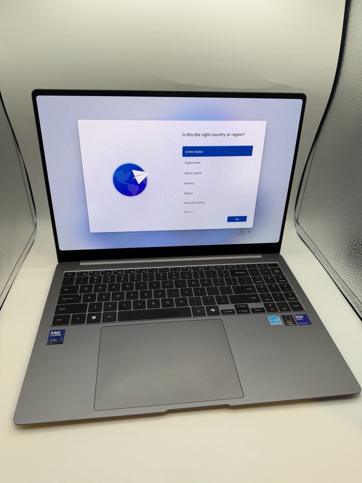 Samsung Galaxy Book5 Pro 16" Laptop Ultra 7 2nd Gen 16GB 1TB SSD AMOLED Touch 3K