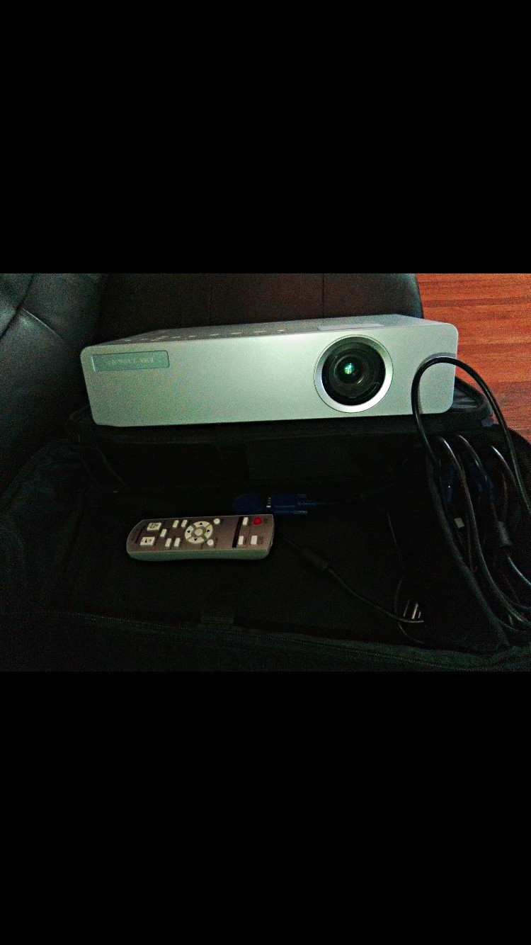 Panasonic PT-LB90NTU 3500 Lumens 3LCD XGA Projector w/ Remote Case Cables