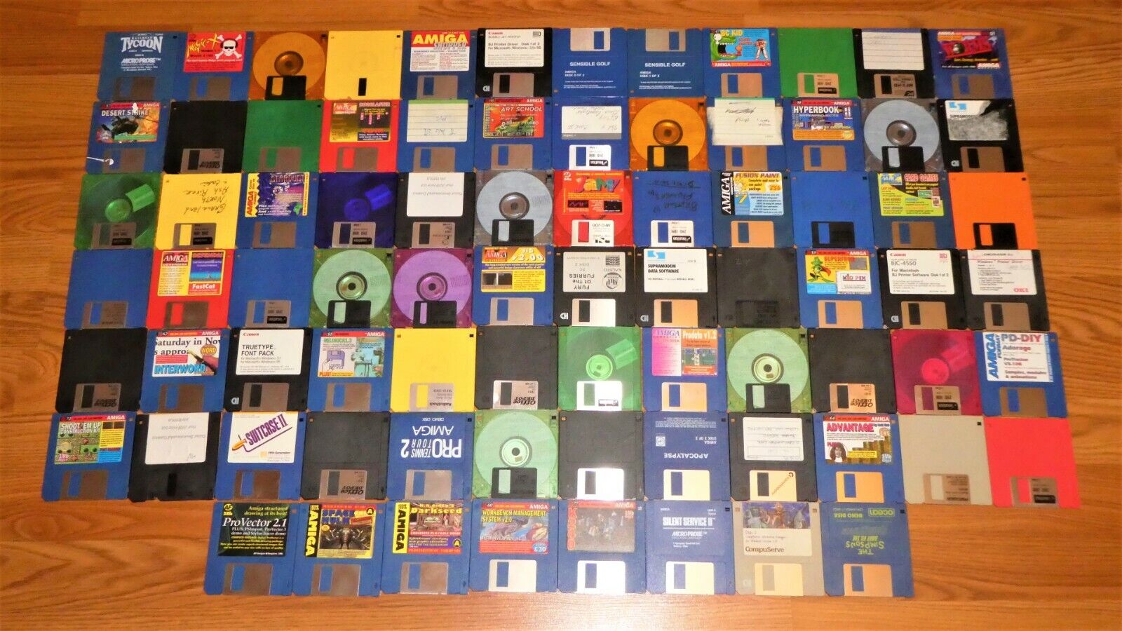 80 used floppy disks for Commodore Amiga / PC / Mac / Apple