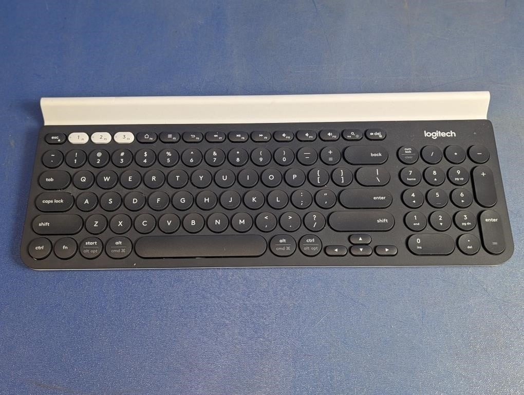 Logitech Wireless Full-Size Keyboard Multimedia QWERTY Black/White