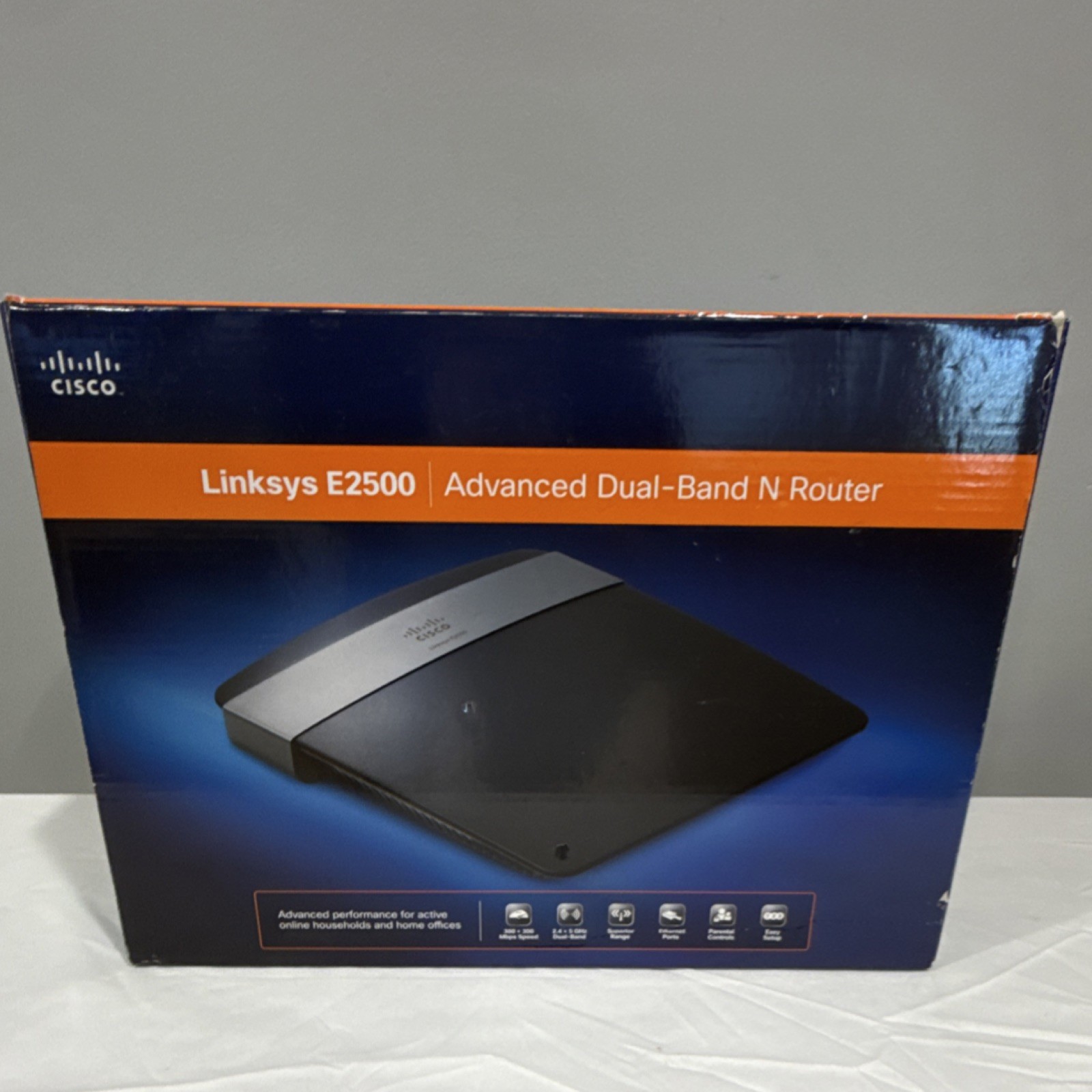 Cisco Linksys E2500 Dual-Band Wireless-N Router 300Mbps 4 LAN Ports MIMO