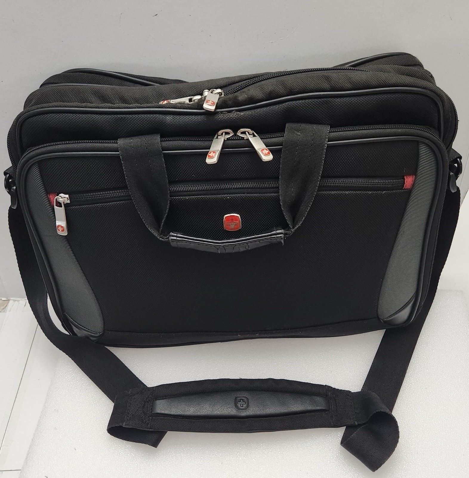 WENGER Black Mainframe 15.6" Laptop Case Used