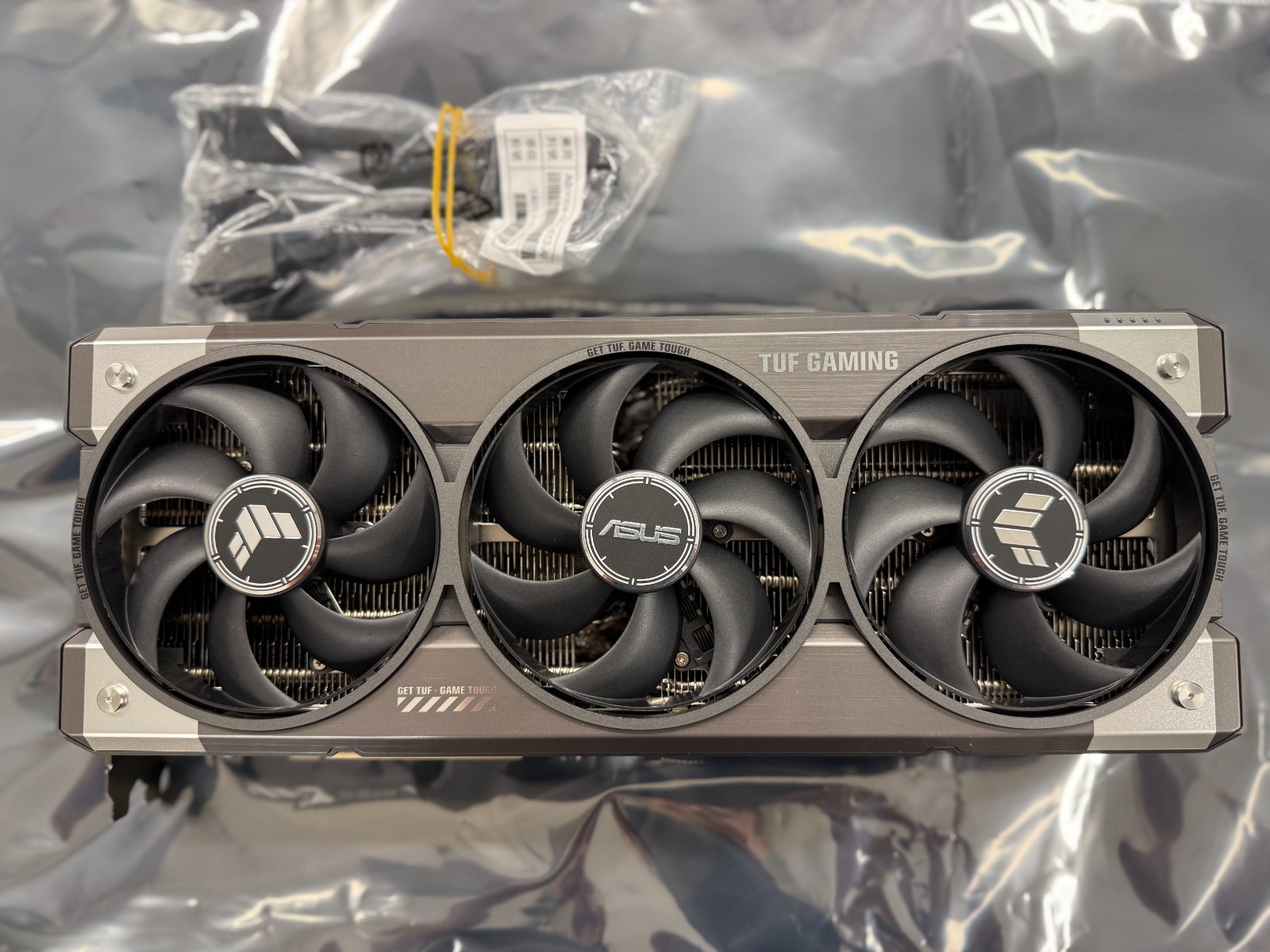 New ASUS NVIDIA GeForce RTX 5090 TUF Gaming OC TripleFan 32GB GDDR7 Graphic Card