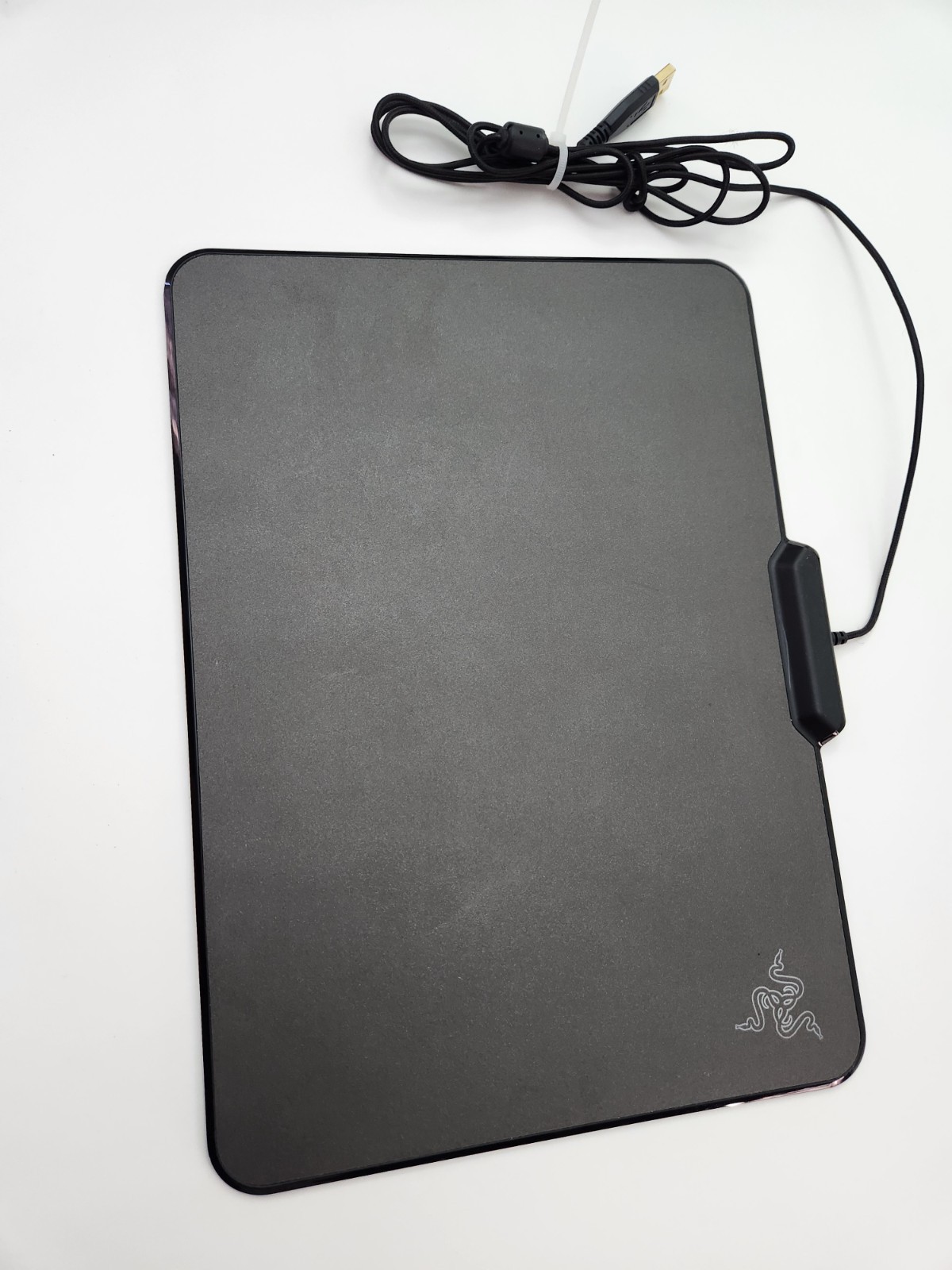 Razer RZ02-0135 Chroma Firefly Hard Gaming Mouse Pad Mat Model RGB Light
