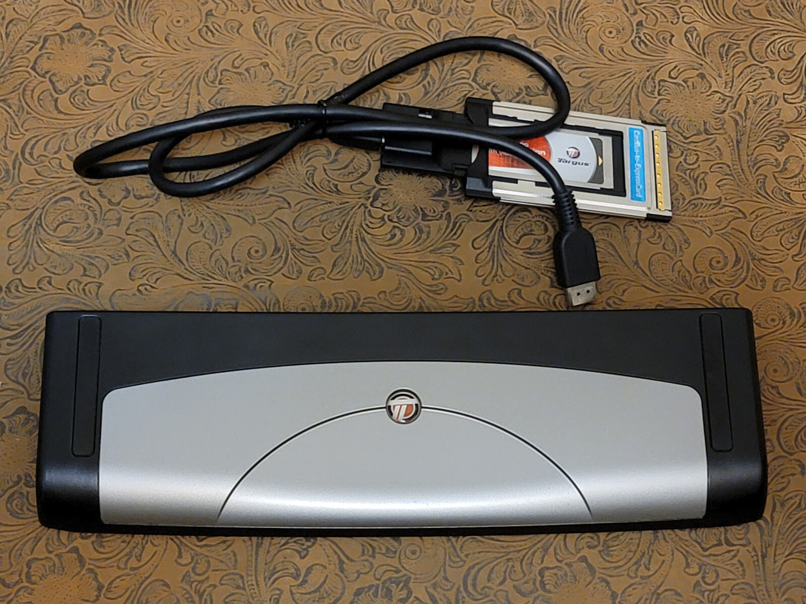 Targus ACP60US Notebook Docking Station w/Digital Audio & Video & Serial Ports ज़