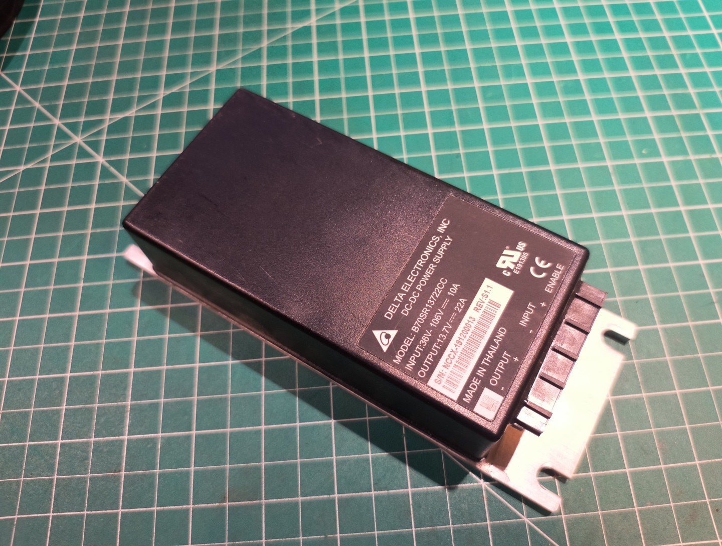 Delta Electronics B70SR13722CC DC/DC CONVERTER Input 36v-106v Output 13.7V 300W