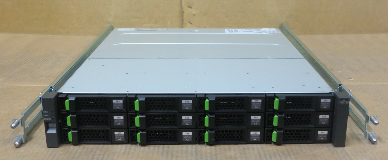 Fujitsu ETERNUS CS800 S5 Extension 2x IOM6 Control 48TB HDD CA07339-E074 + Rails
