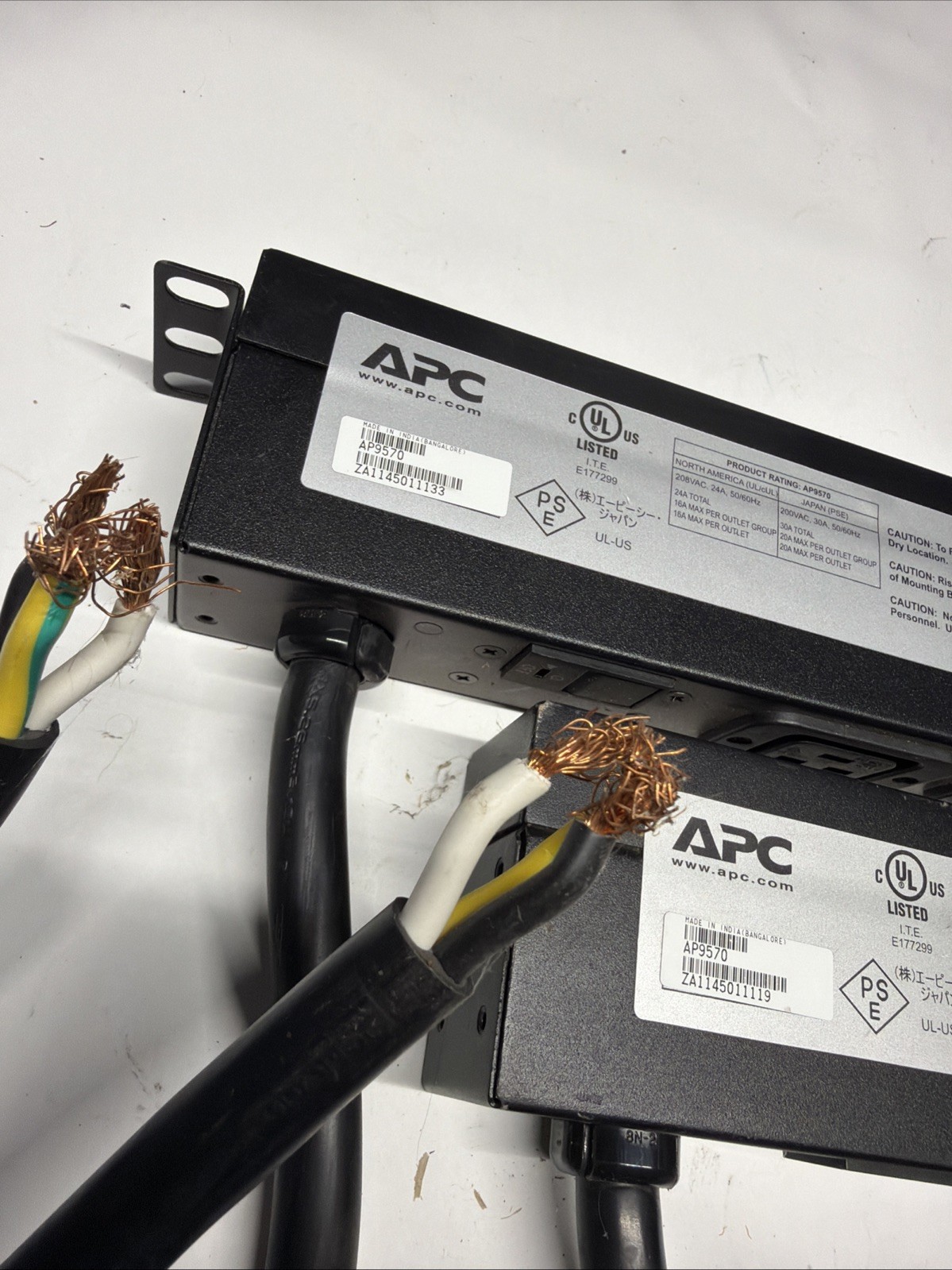 LOT OF 2 APC AP9570 Rack PDU, Basic, 1U, 30A, 208V, (4) C19s with Rack Mount