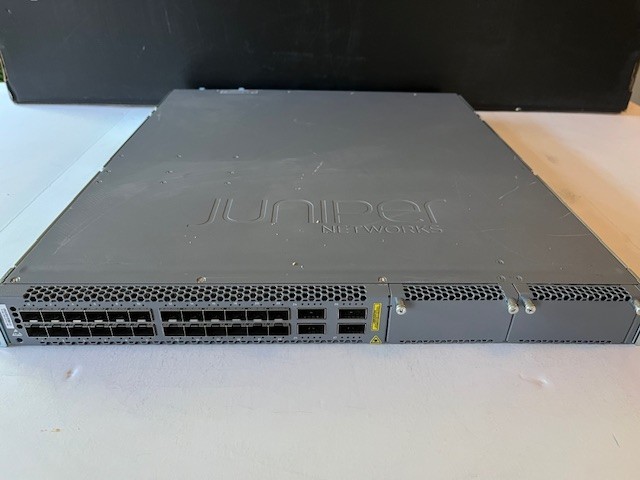 Juniper EX4600-40F-AFI - 24 SFP+/SFP Ports 4 QSFP+ Ports Dual AC Switch