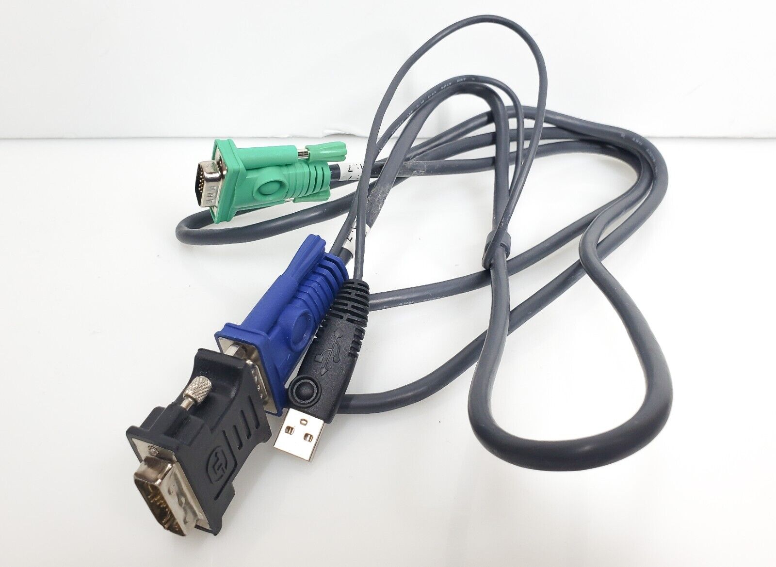 IOGEAR USB KVM Cable 6ft G2L5202U Dark Gray includes VGA to DVI adapter