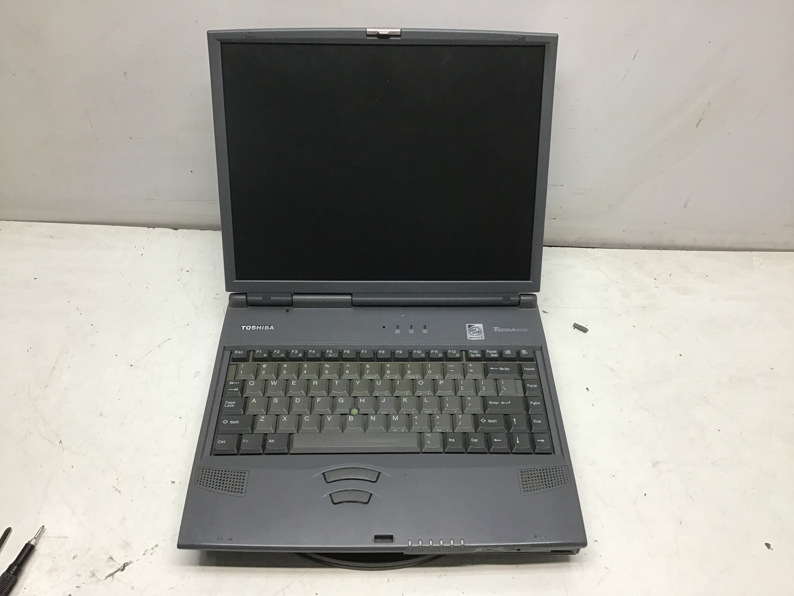 Toshiba Tecra 8000 - Untested AS-is