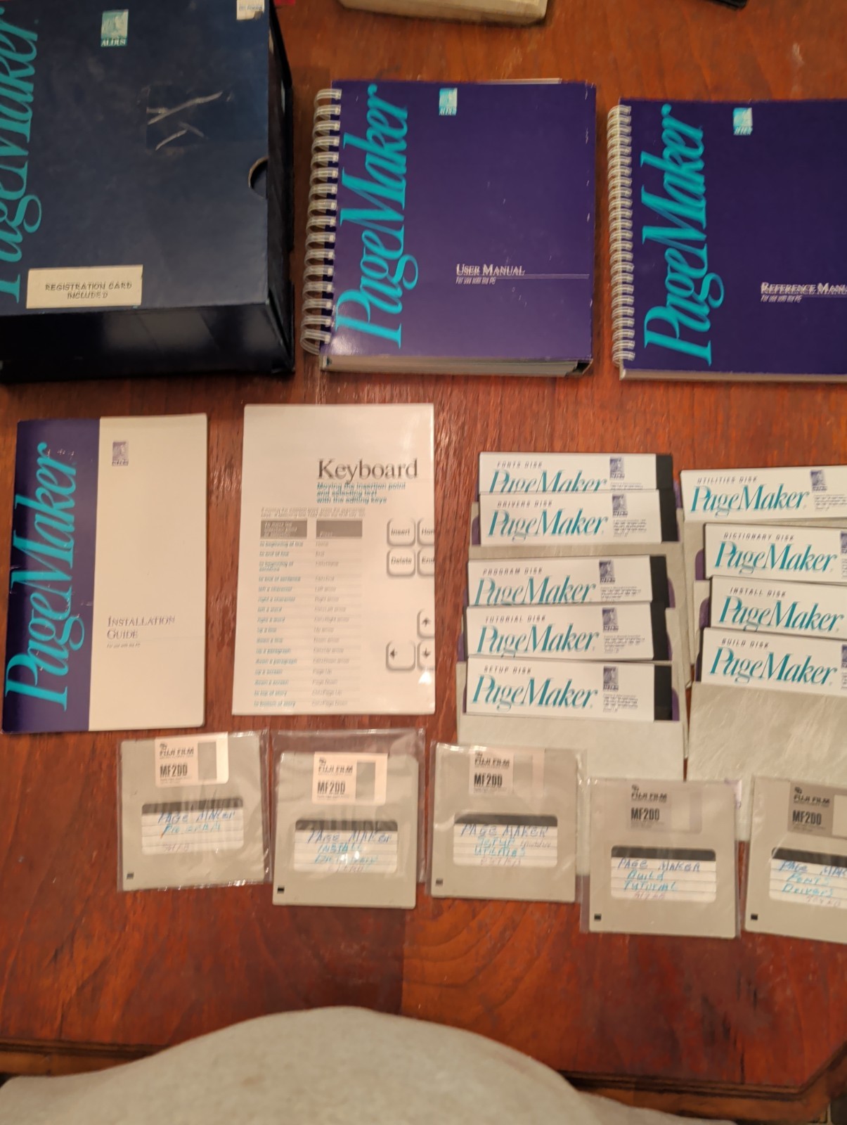  1987 Aldus Pagemaker Version 1.04 Box Set Software 9- 5.25 Floppy's + Manuals