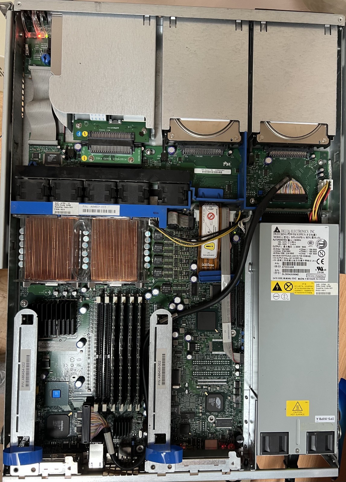 Sun Microsystems SunFire V60X XEON 2x3.2GHz CPU 4GB RAM 2x36GB HD Server