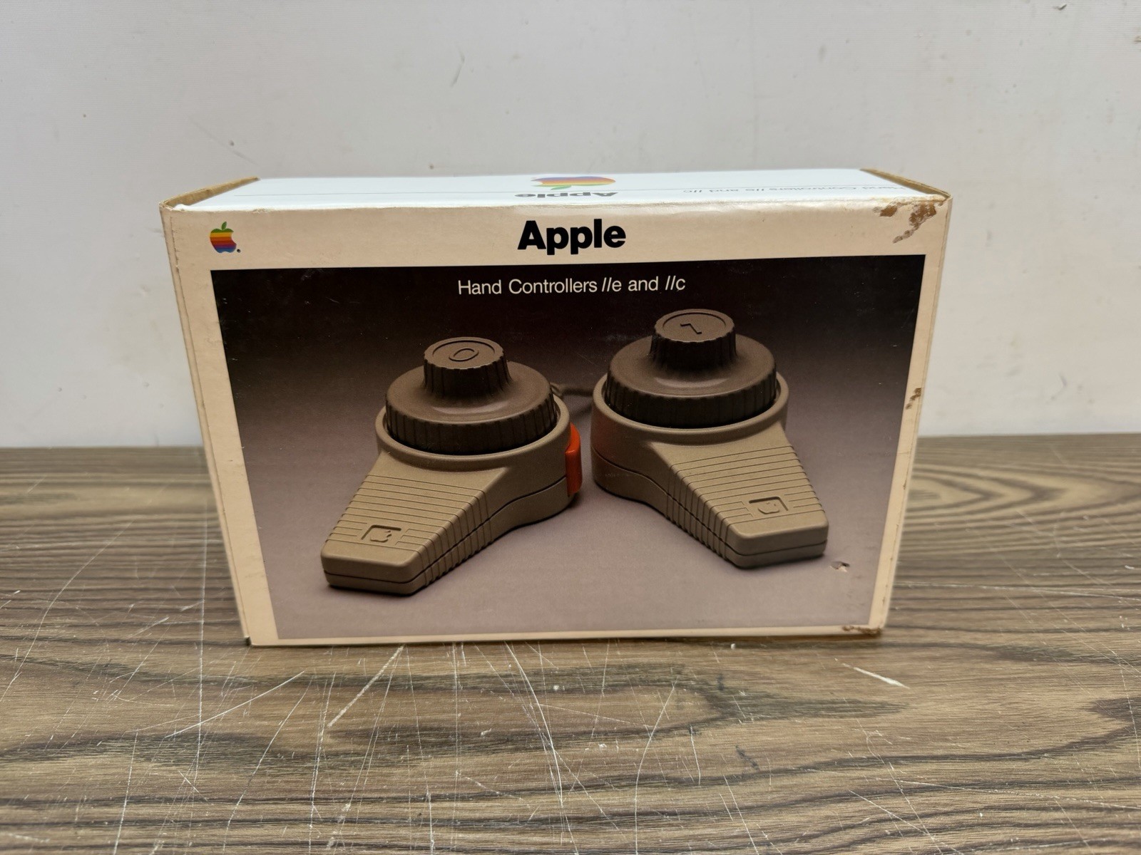 VINTAGE APPLE HAND CONTROLLERS A2M2001 IIE IIC WITH BOX AND MANUAL