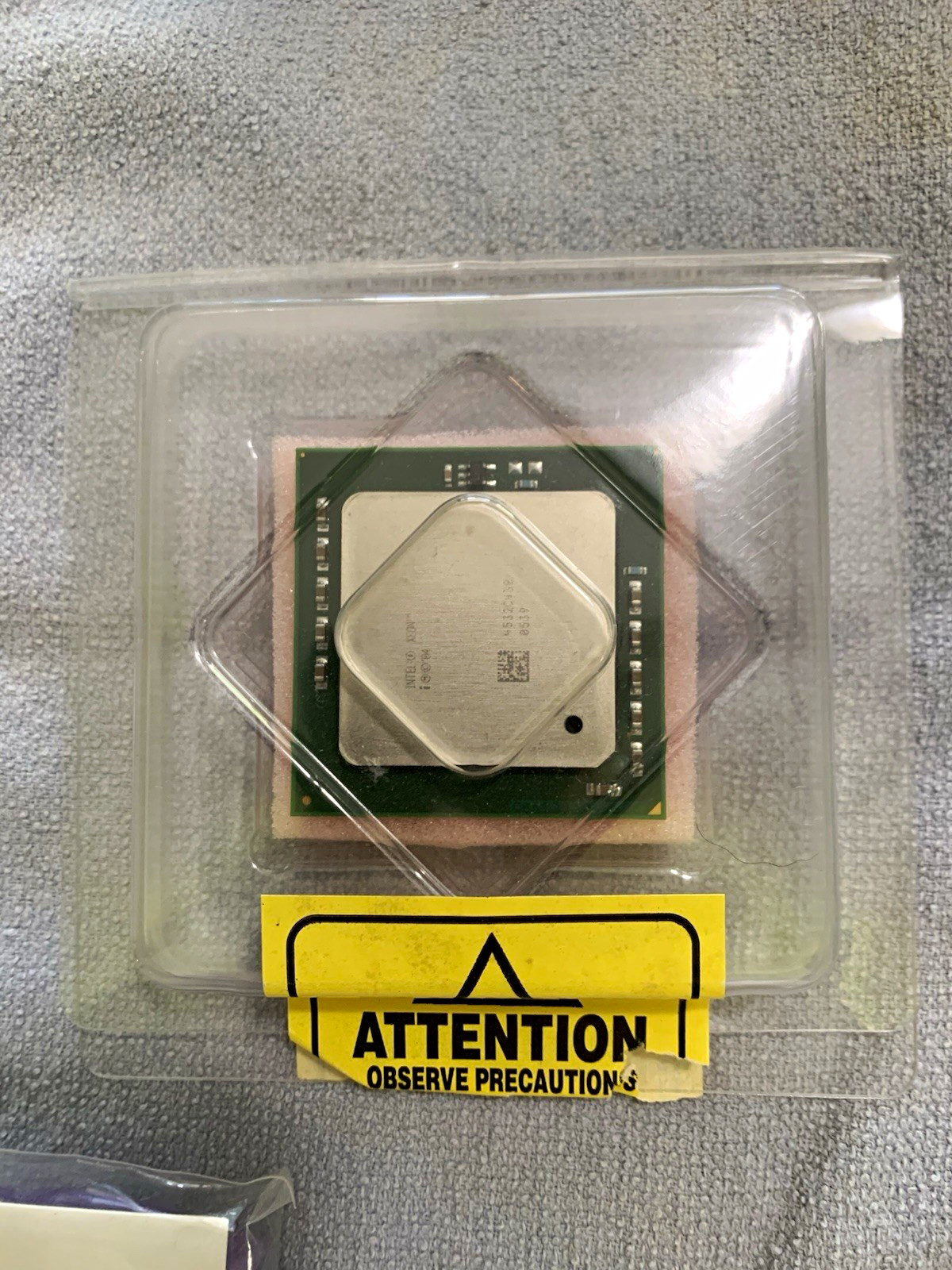 Intel Pentium 4 3.00GHz SL7ZP Socket 478 800MHz Bus 1MB L2 CPU