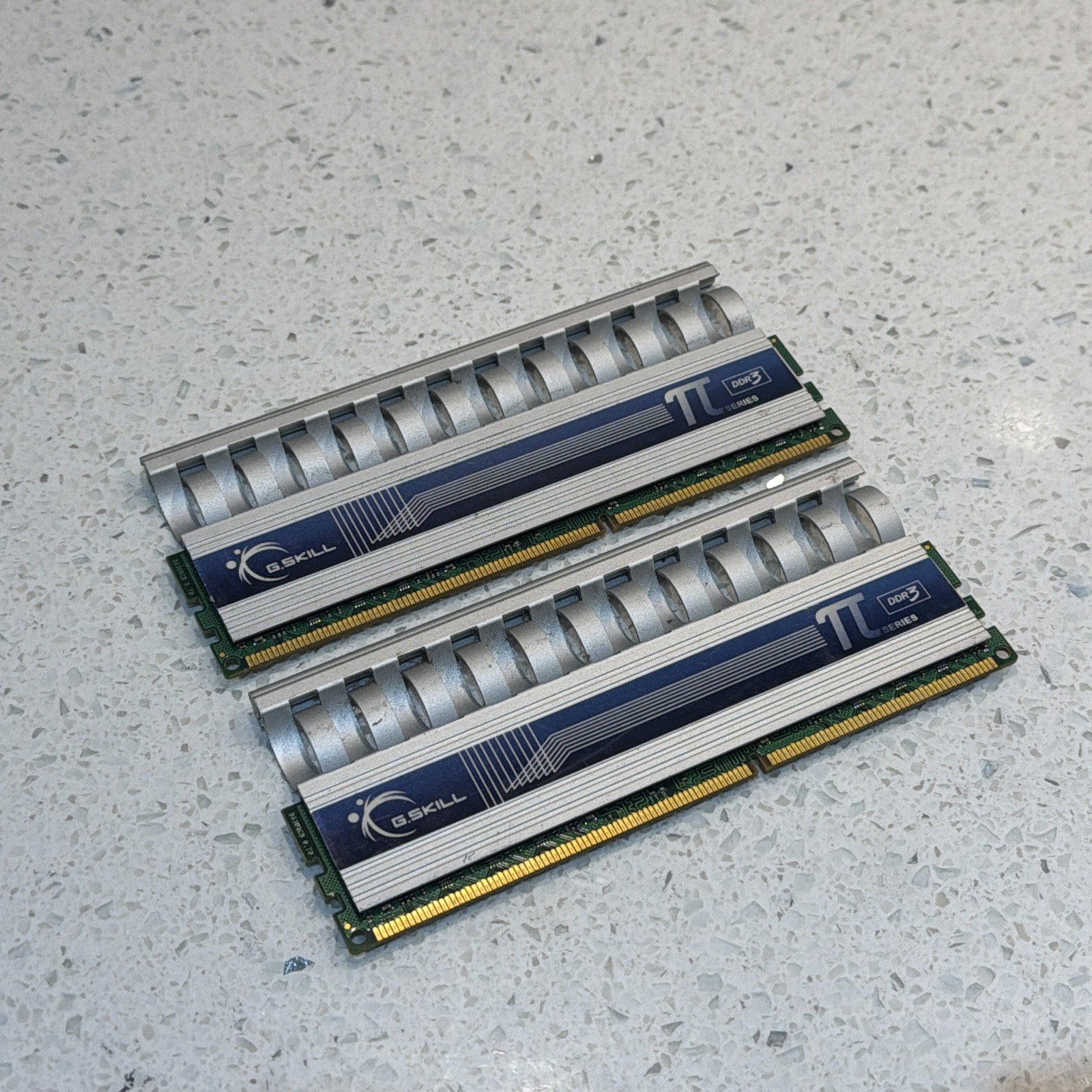 G.Skill F3-10600CL7D-4GBPI DDR3-1333, PC3-10600 4GB Memory Kit (2 x 2GB) DDR3