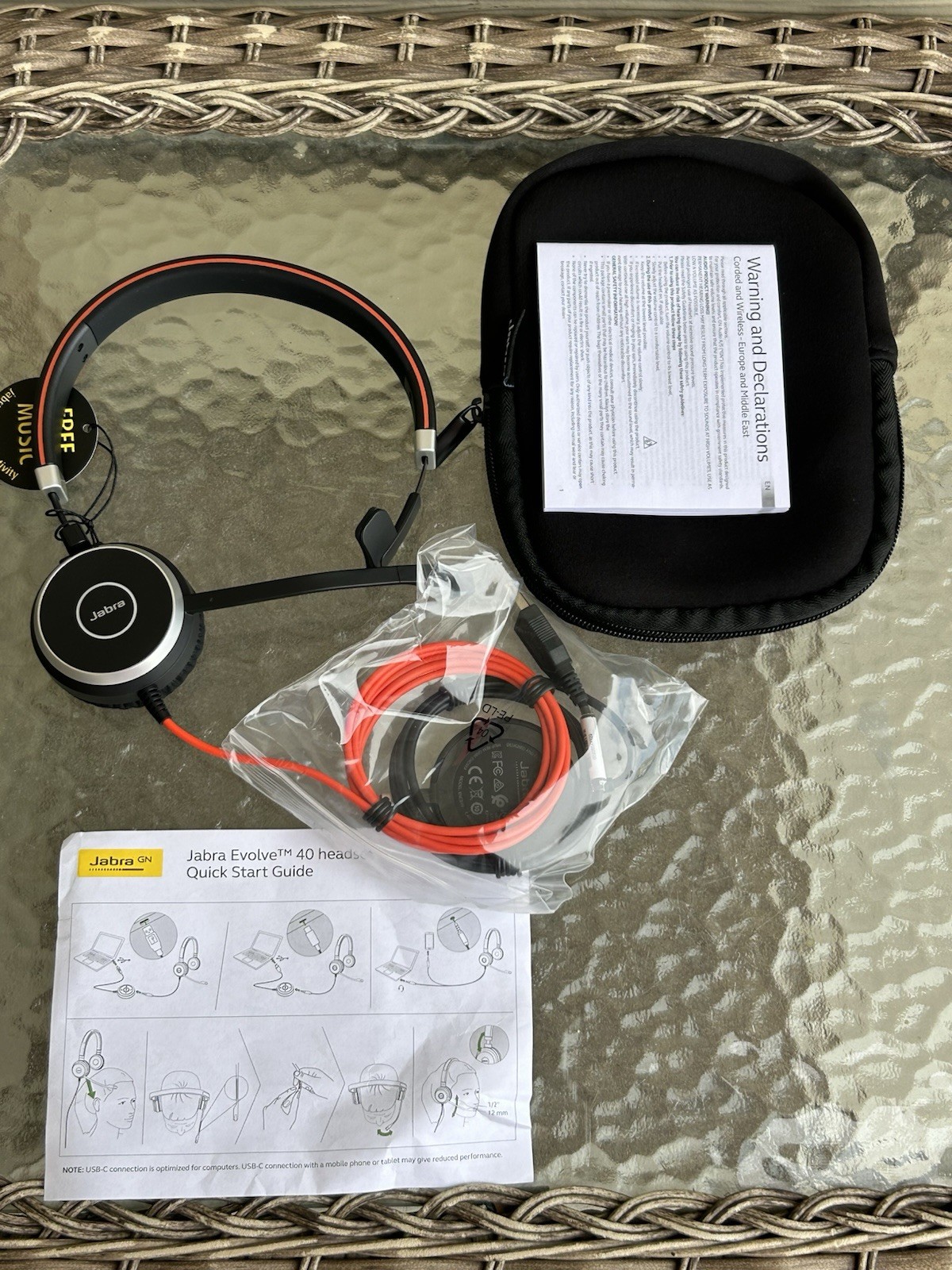 JABRA EVOLVE 40 UC Corded Headset for VoIP Softphone Mobile Phone Tablet