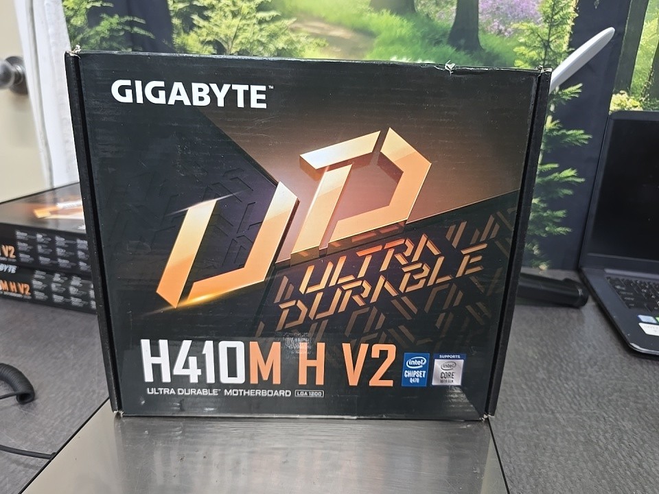 Gigabyte H410M H V2 LGA 1200 Micro ATX DDR4 Intel 10th Motherboard (FOR PARTS) 