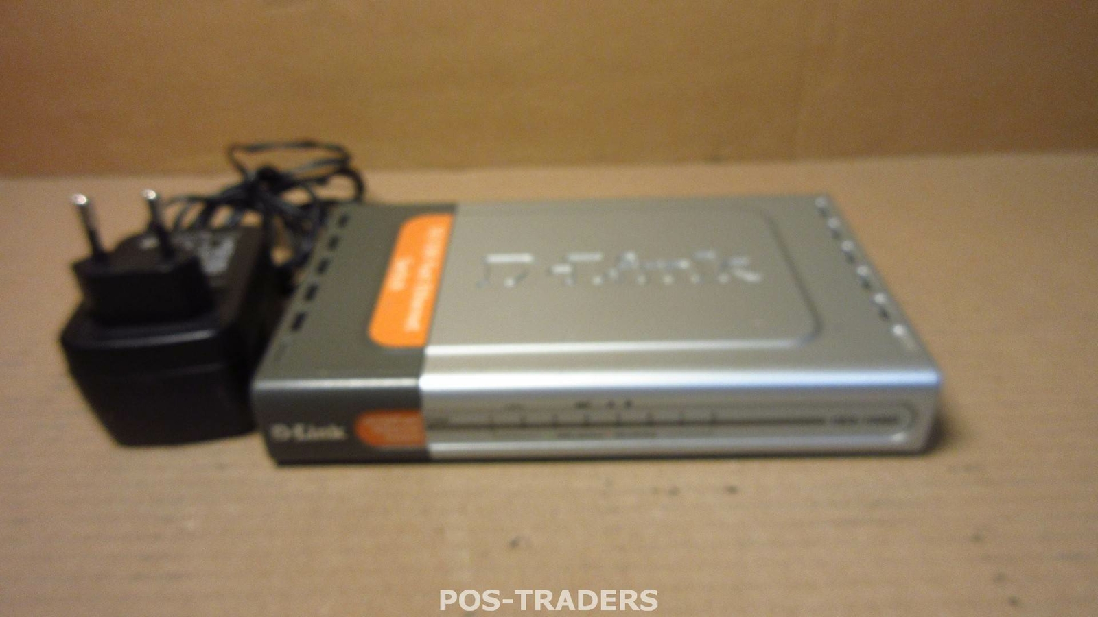 D-Link DES-1008D 8 Port Fast Ethernet 10/100 Mbps Unmanaged Desktop Switch + PSU