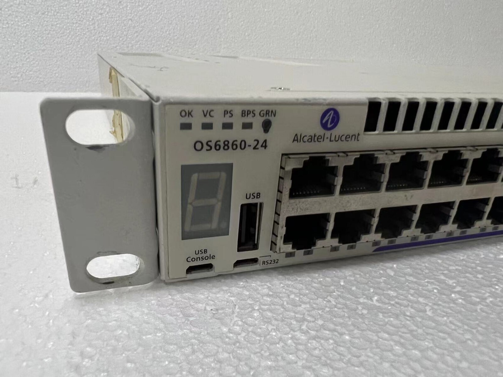 Alcatel-Lucent OS6860-24 Omniswitch 6860-24 24-Port + 4X SFP Port Switch