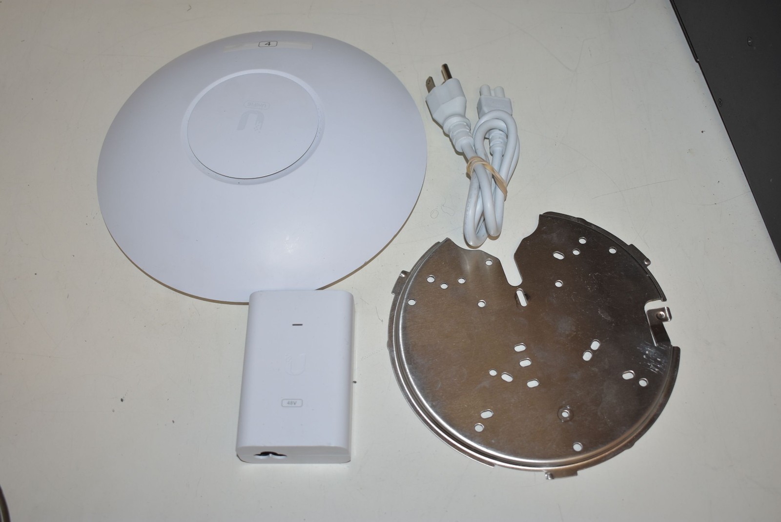 UBIQUITI UNIFI 6 LONG-RANGE U6-LR AX3000 802.11ax WI-FI 6 ACCESS POINT AP