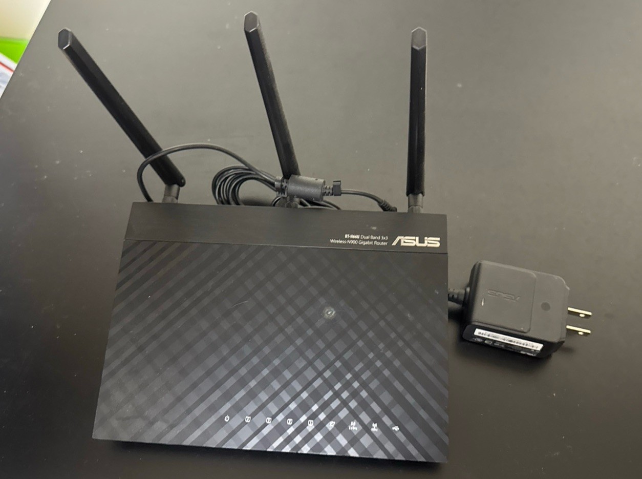 ASUS RT-N66U 450 Mbps 4-Port Gigabit Wireless Dual Band N Router