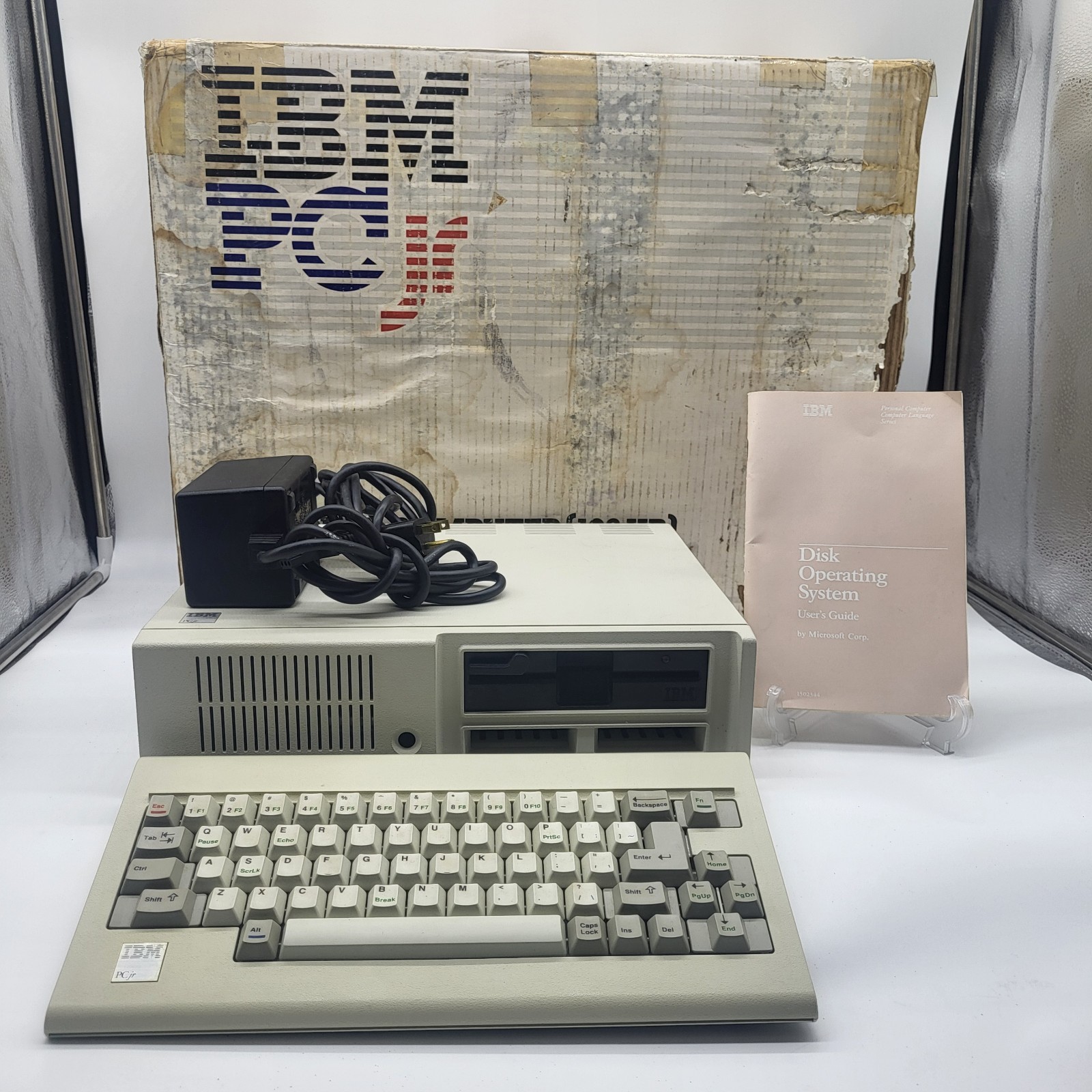 IBM PCjr Model 4860 1983 Computer System Powers On Box Keyboard Manual AS-ISIBM 