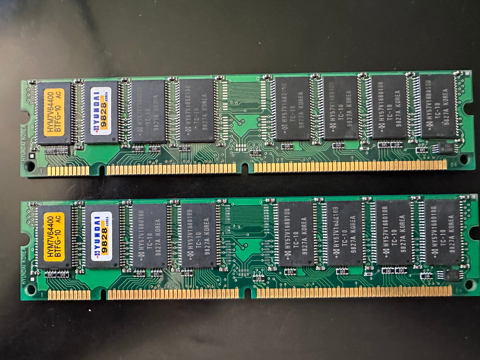 Hyundai 64MB ( 2 x 32MB) PC-66 HYM7V64400 BTFG-10 RAM