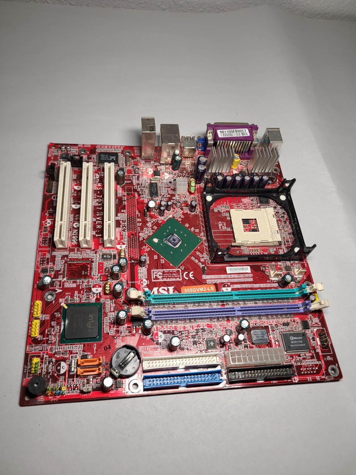 MSI 865 MS-7037 mPGA478B 2x DDR AGP 3x PCI  Mainboard