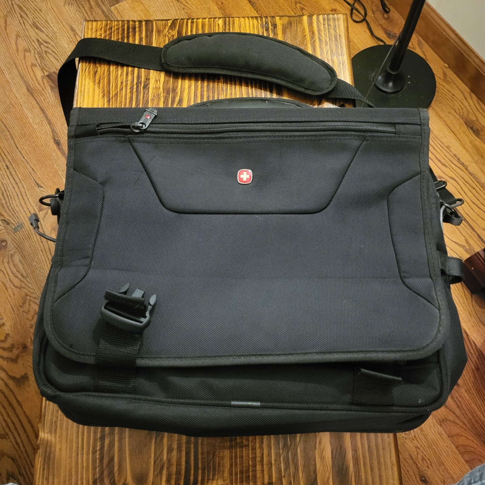 Swiss Gear Wenger Laptop/Business Case with Shoulder strap