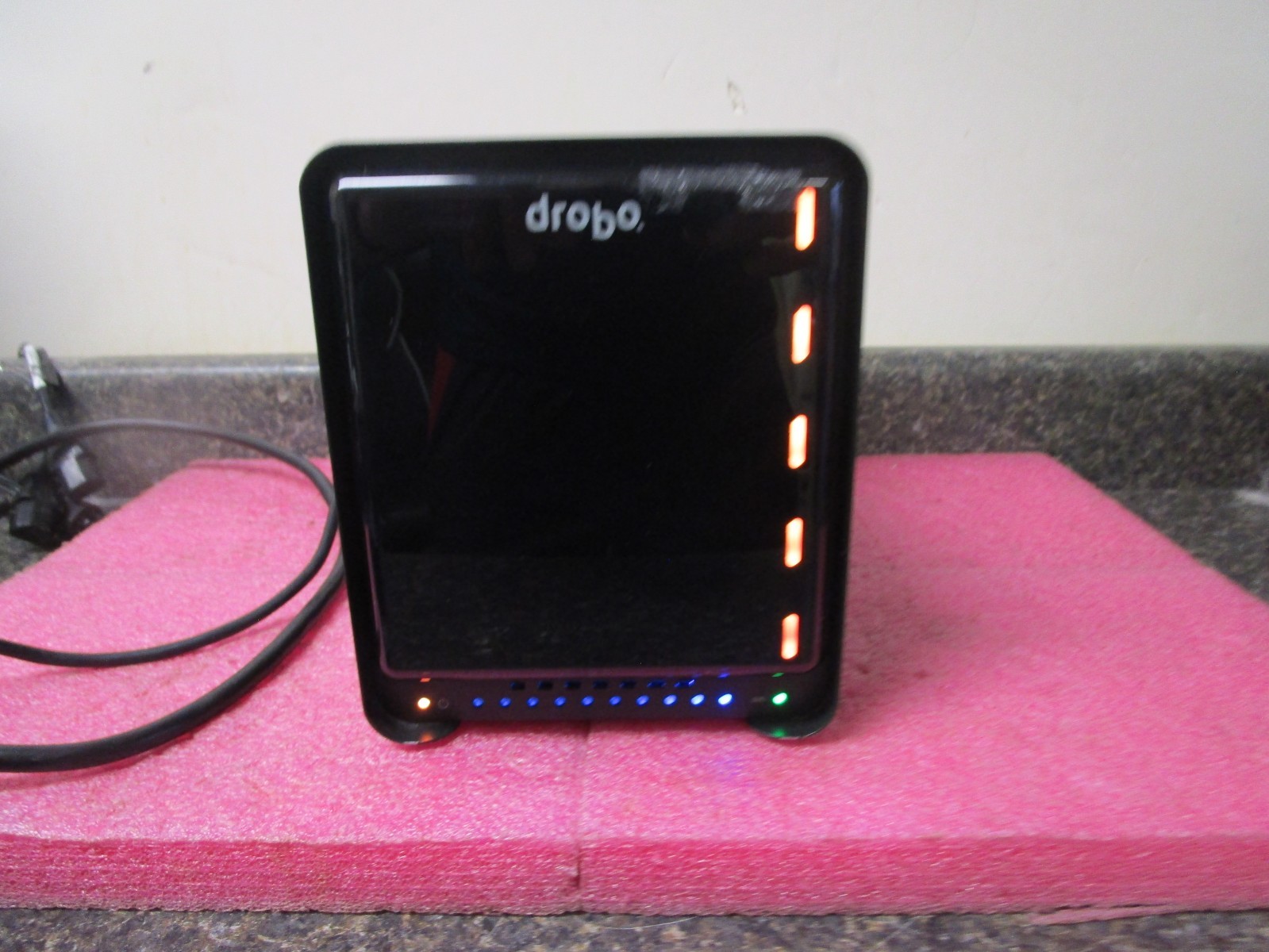 Data Robotics Drobo 5 Bay Storage Array DRDR4-A