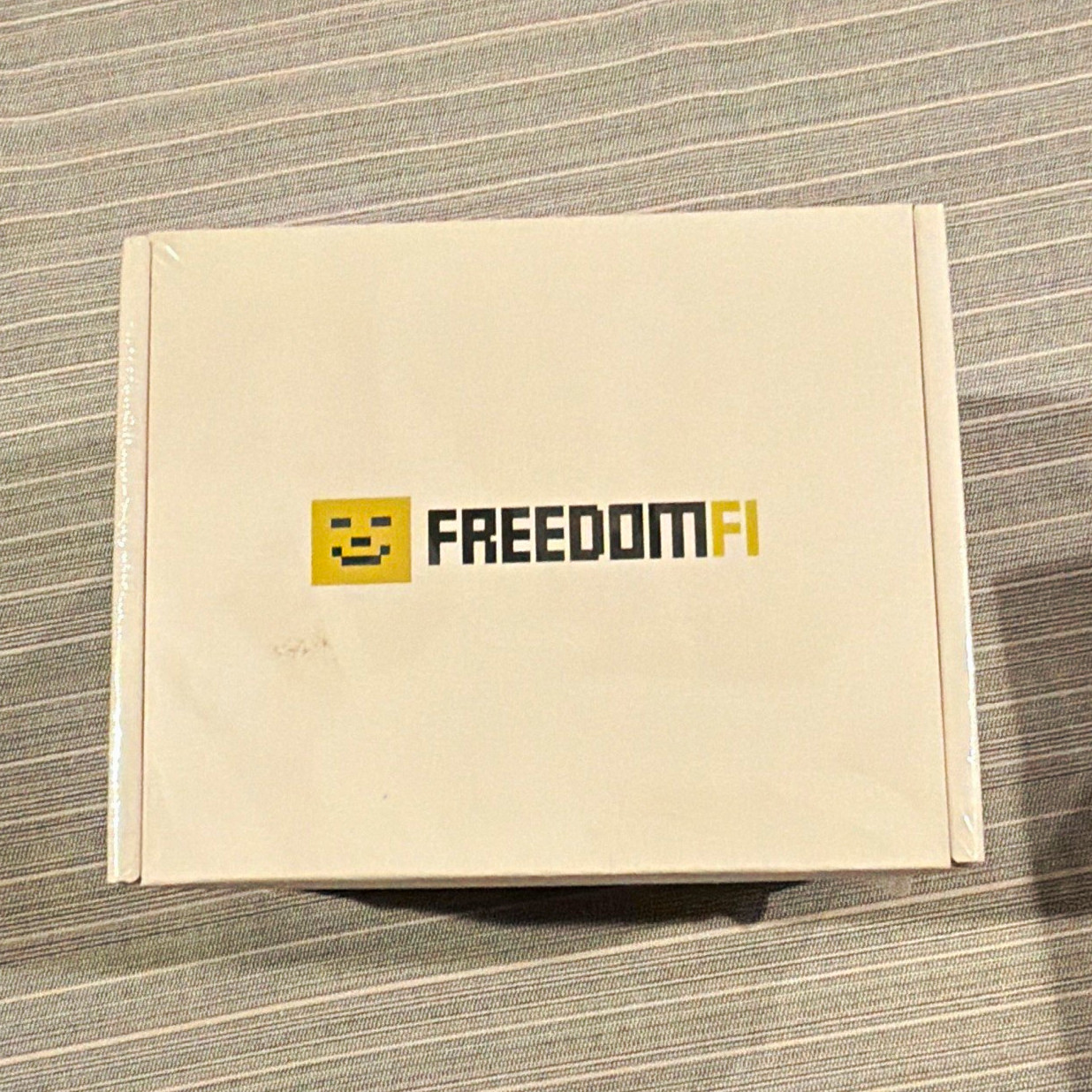 FreedomFi Helium 5G Gateway Device, Model/MPN FFG-HL-4-64