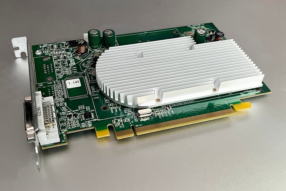 GENUINE Mac Ed. Radeon X1300 256mb PCIe Video Card* Apple Xserve *MacPro1,1/2,1