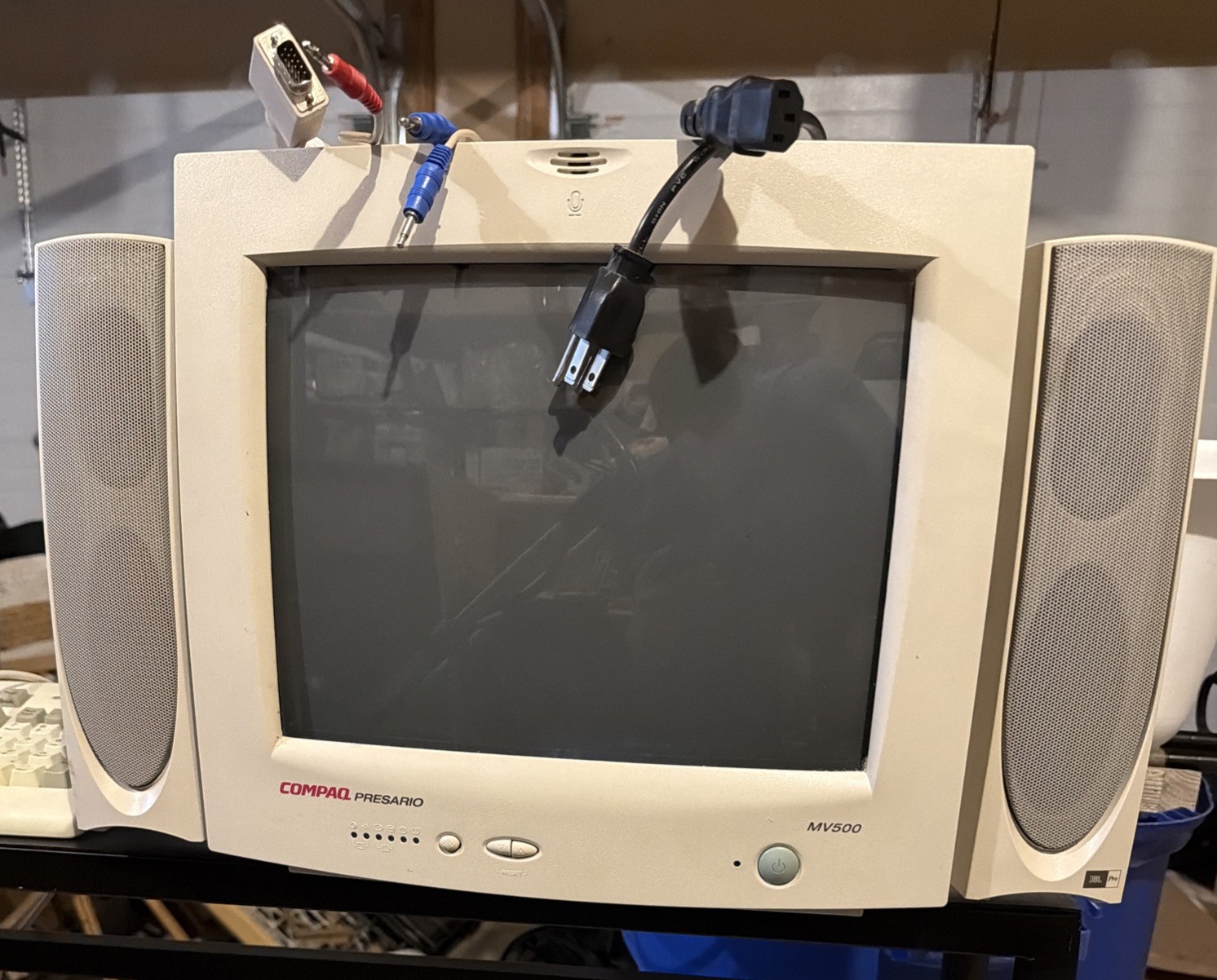 Compaq Presario MV500 CRT Monitor + Speakers + Keyboard + Mouse