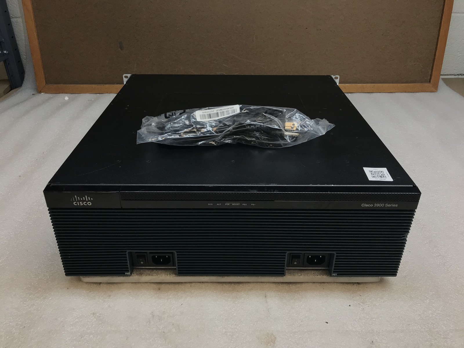Cisco 3900 Series 3925 Gigabit Integrated Service Router C3900-SPE100/K9