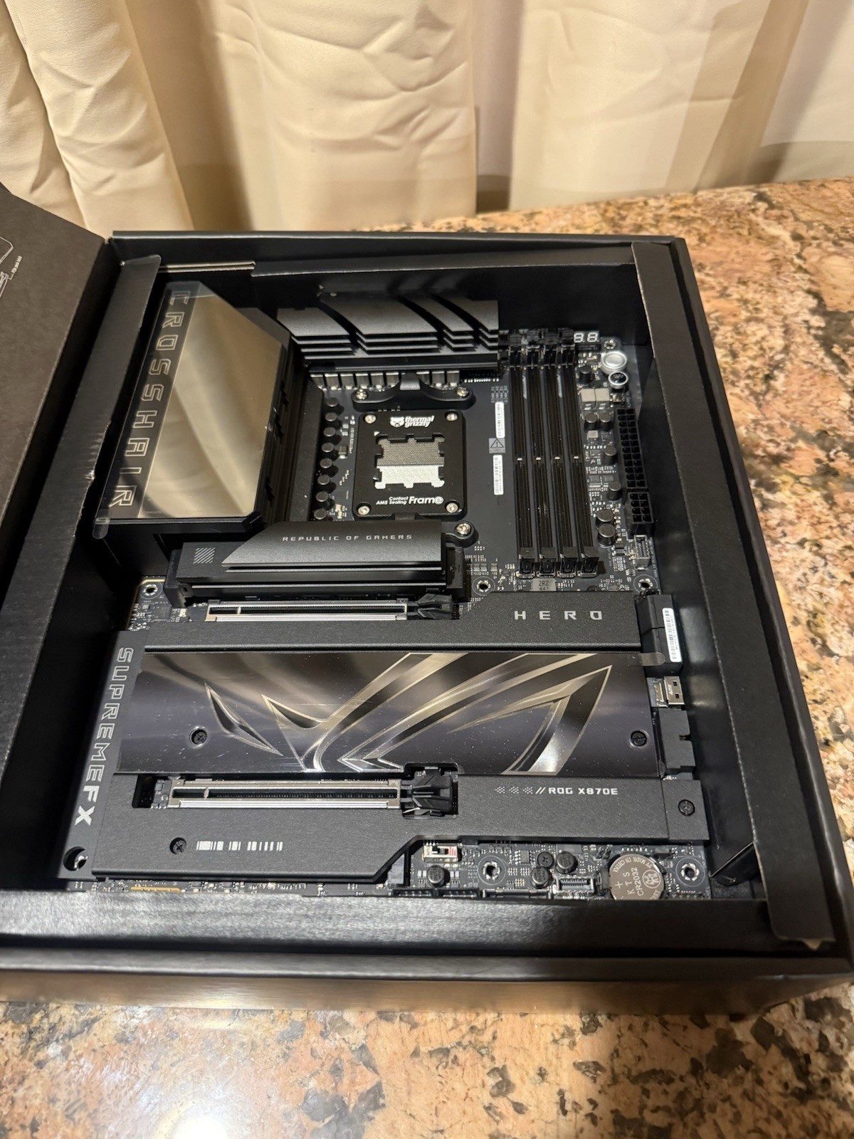 ASUS ROG CROSSHAIR X870E HERO AMD X870E Socket AM5 ATX