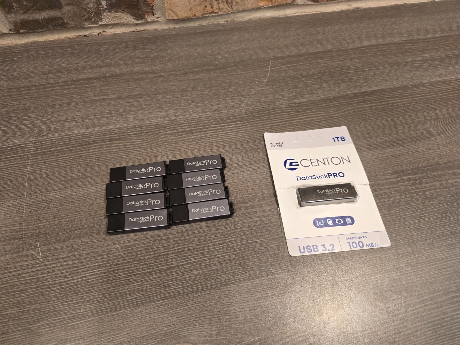 AS IS Centon DataStick Pro 1TB USB 3.0 Flash Drive 8 2GB drives
