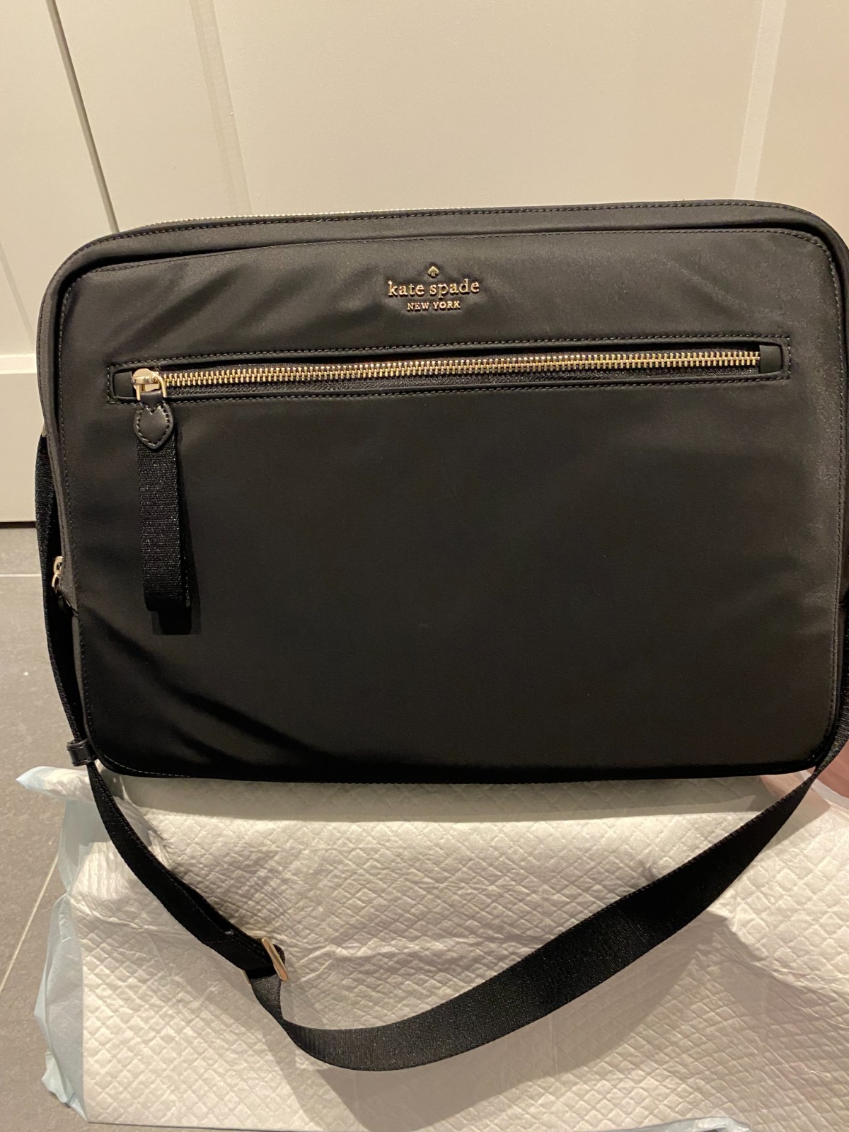 Kate Spade Chelsea Little Better Laptop Sleeve (Black) - NWT (WKRO0577)