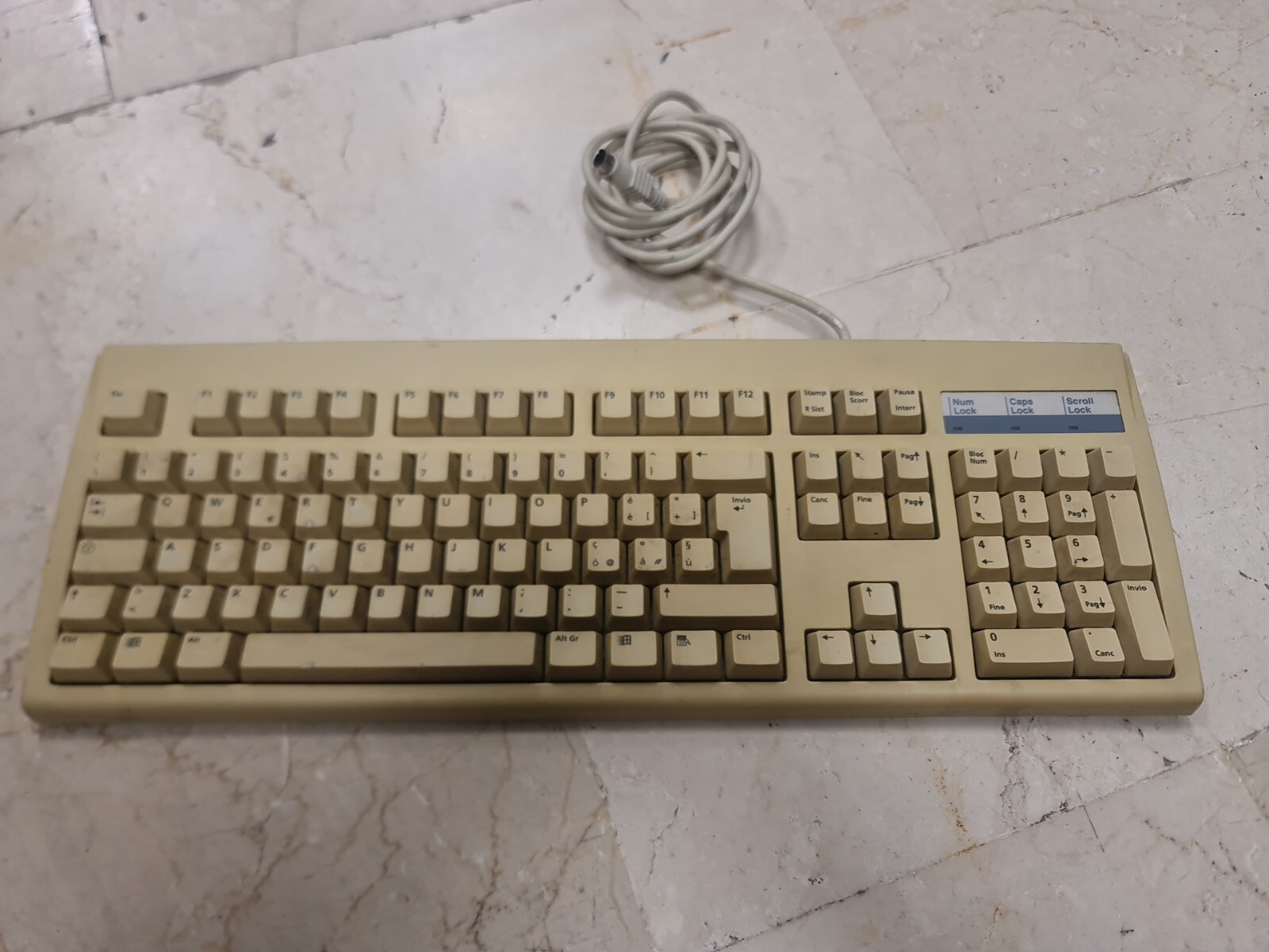 Microsoft Keyboard Model: 5121 PS/2 Vintage VINTAGE WHITE KEYBOARD USED