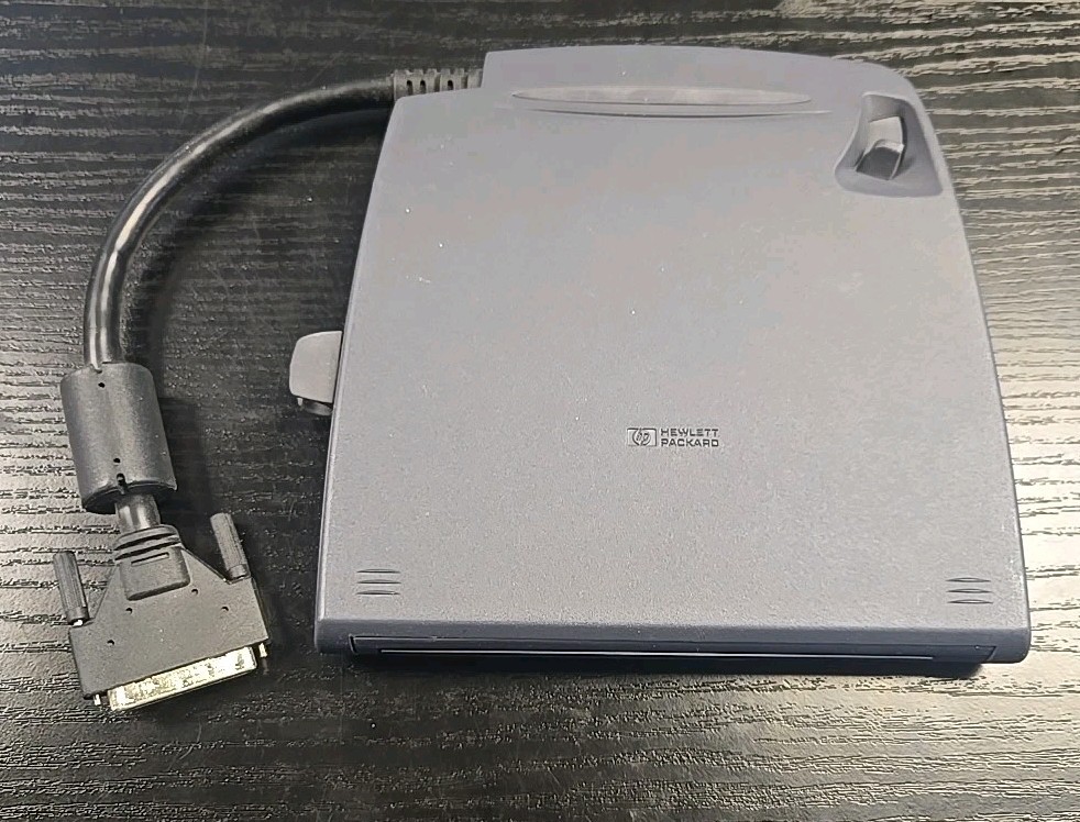 HP F1704A HEWLETT PACKARD EXTERNAL MODULE BAY FOR OMNIBOOK 900 DRIVE