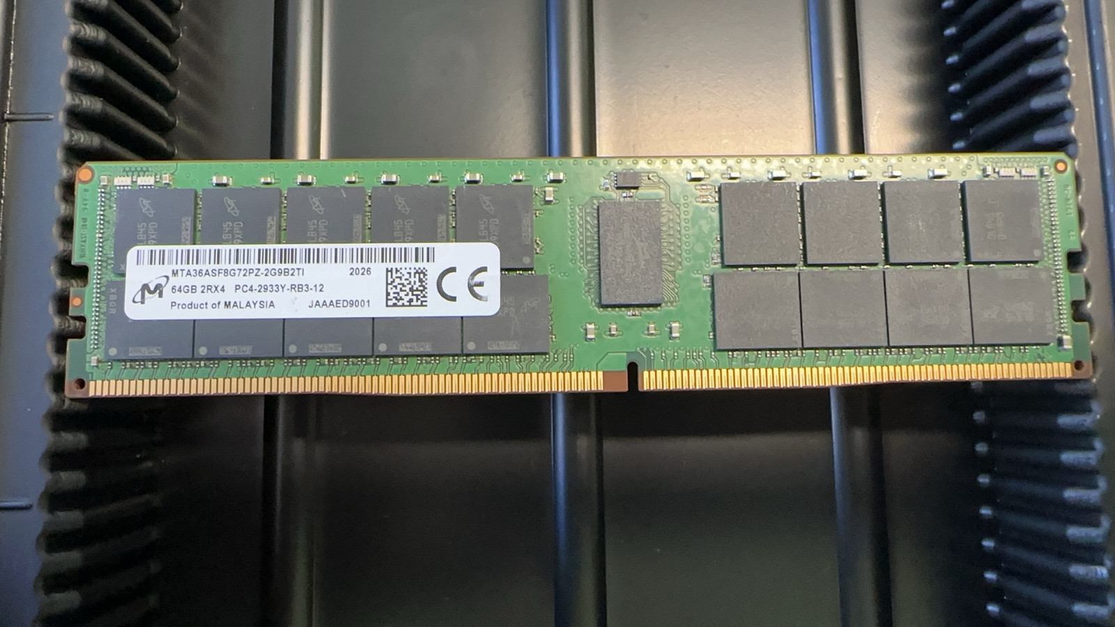 MTA36ASF8G72PZ-2G9B2 MICRON 64GB 2RX4 PC4-2933Y