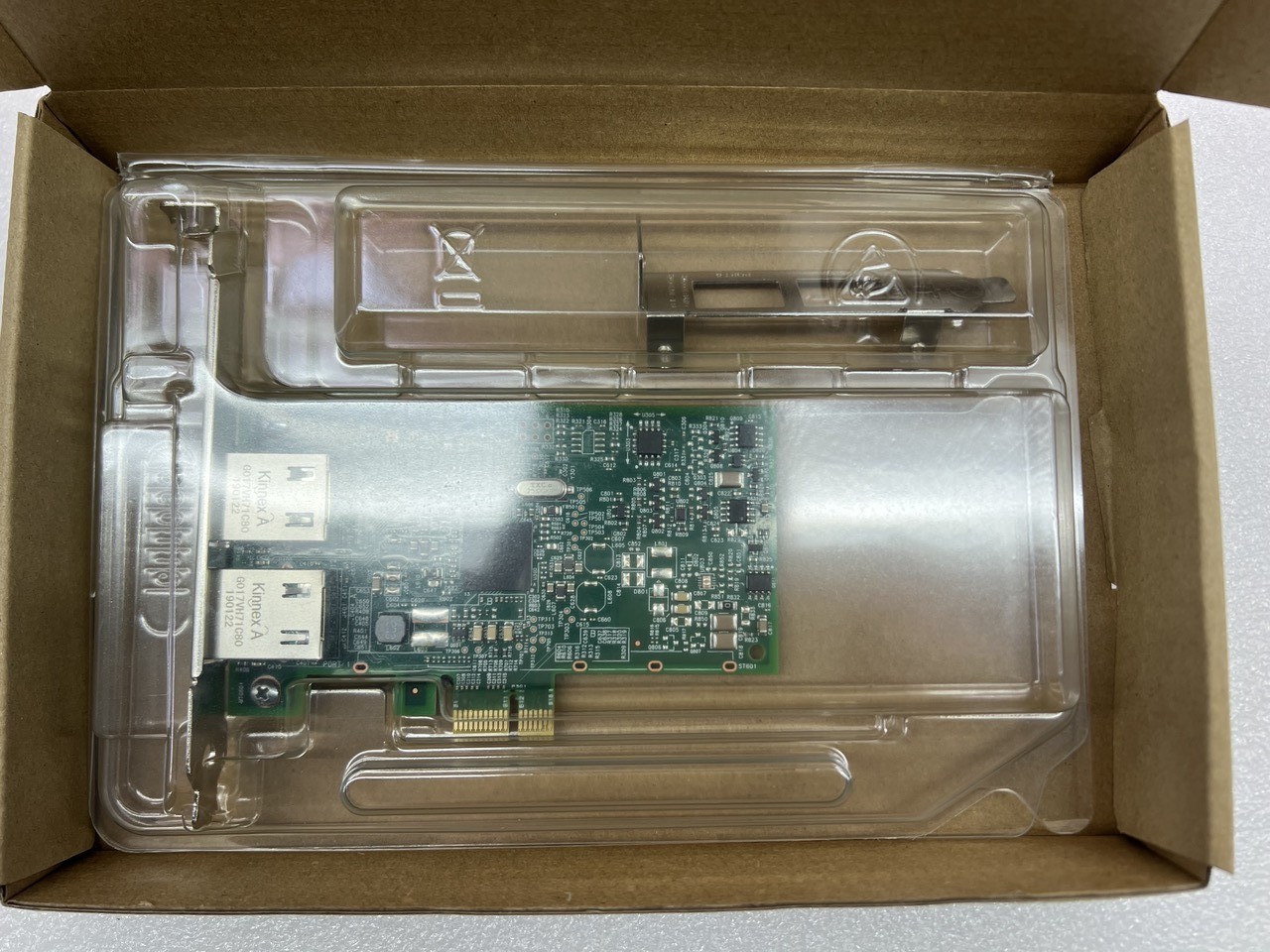 Broadcom BCM5720 PCIe2.0 x1 2-BASE-T 1G RJ-45 BCM95720A2003AC Network Adapter